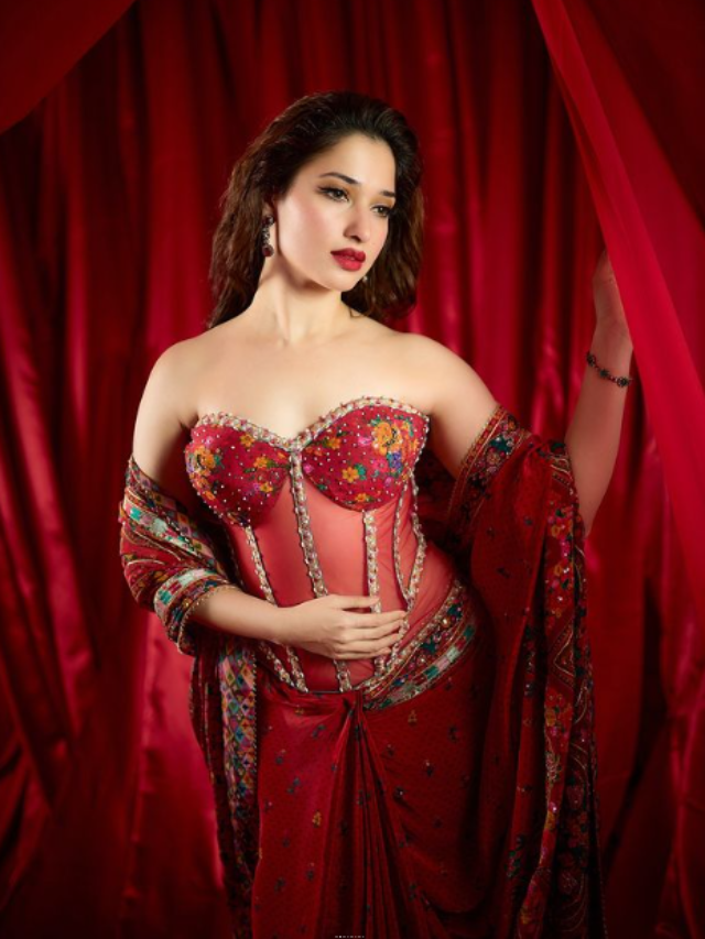 Tamannaah: लाल हो या गुलाबी सभी रंगों में लगती है हॉट, हरा रंग तो ज्यादा ही,